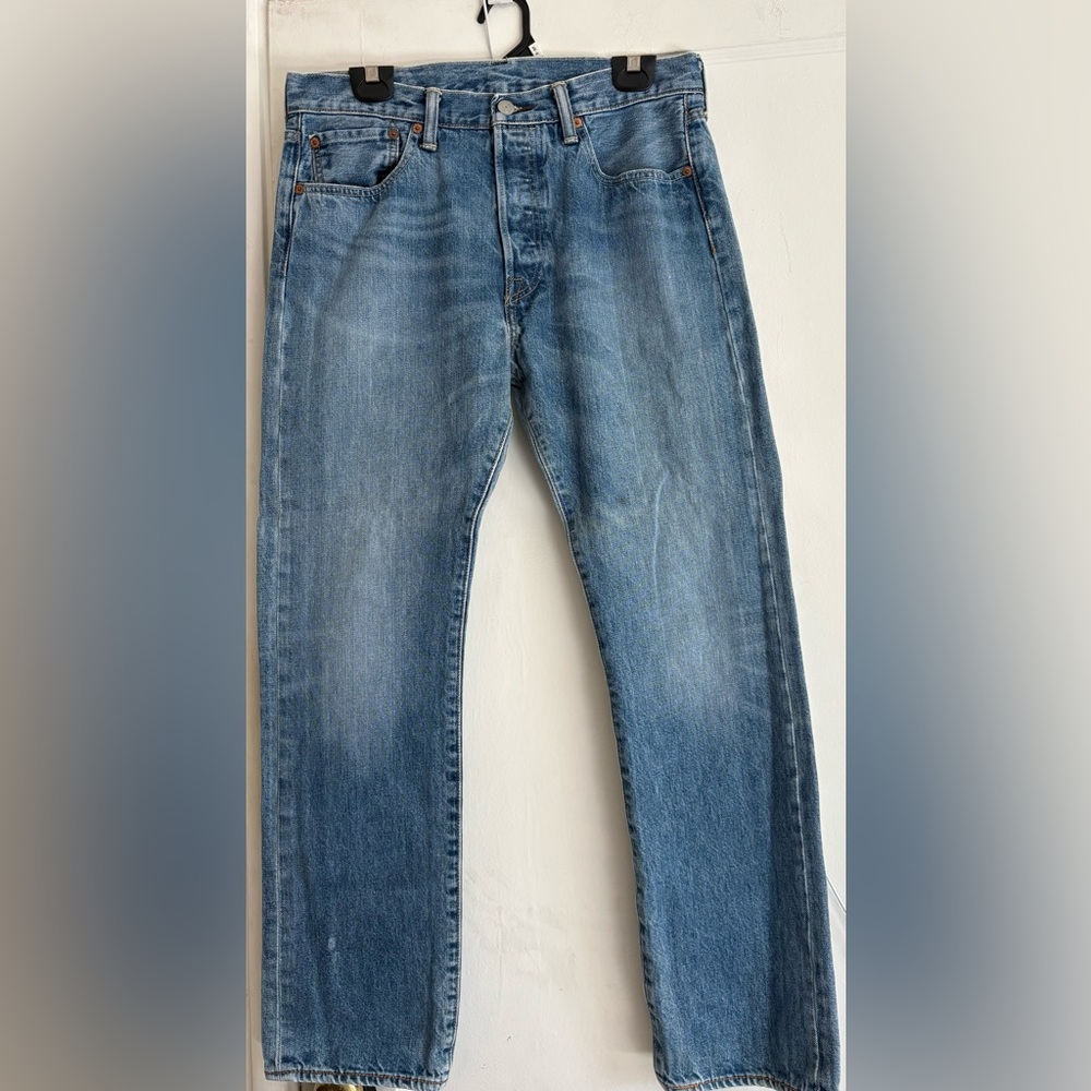 Levi's Men's Straight Jeans in Classic Denim